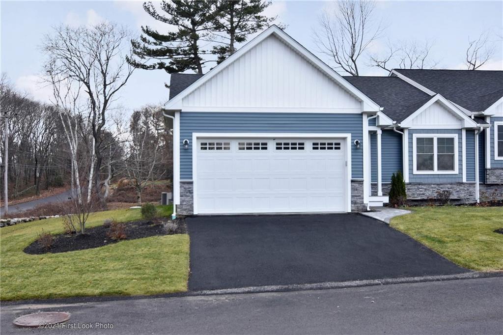 67 Stonebridge Lane 25, Warwick, Rhode Island 02818