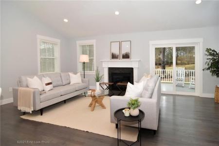 67 Stonebridge Lane 25, Warwick, RI 02818, USA