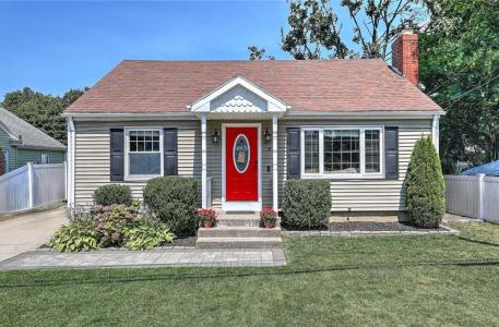 9 Norman Street, Cumberland, Rhode Island 02864