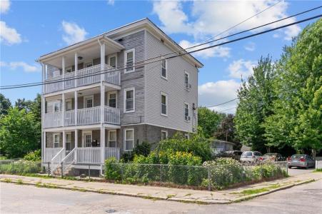 57 Pleasant Street, Woonsocket, רוד איילנד 02895, ארצות הברית של אמריקה