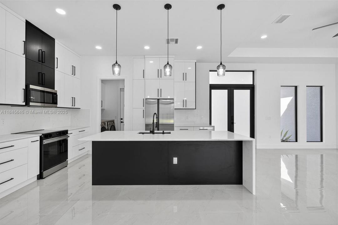 16274 Maya Circle, Punta Gorda, Floryda 33955, USA