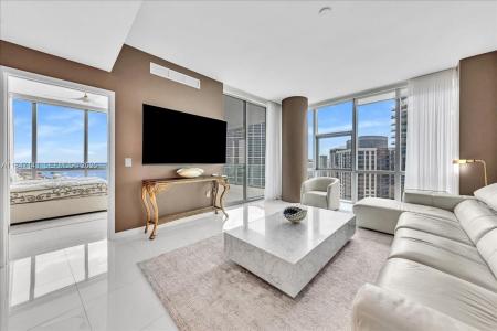 851 NE 1st Ave 3711, Miami, Florida 33132, USA