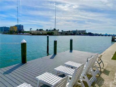 7921 East Dr 12, North Bay Village, Florida 33141, USA