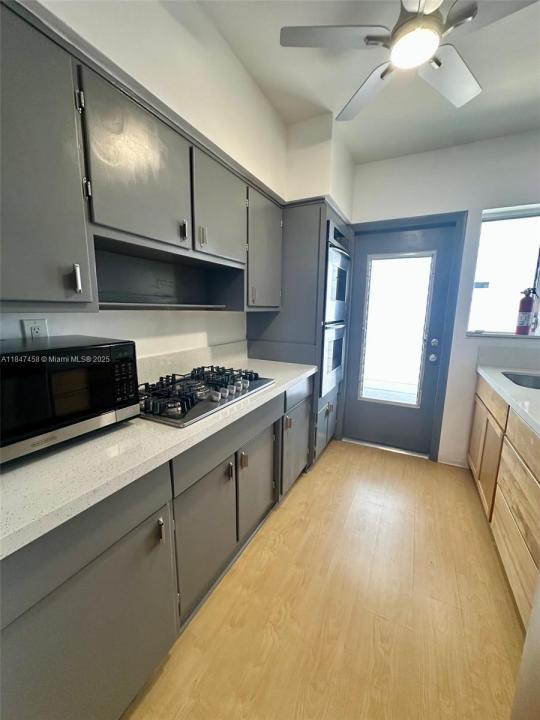 7921 East Dr 12, North Bay Village, Florida 33141