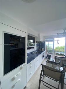 1850 S Ocean Dr 408, Hallandale Beach, Florida 33009, USA