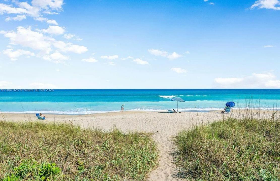 10044 S Ocean Dr 105, Jensen Beach, Florida 34957, Estados Unidos