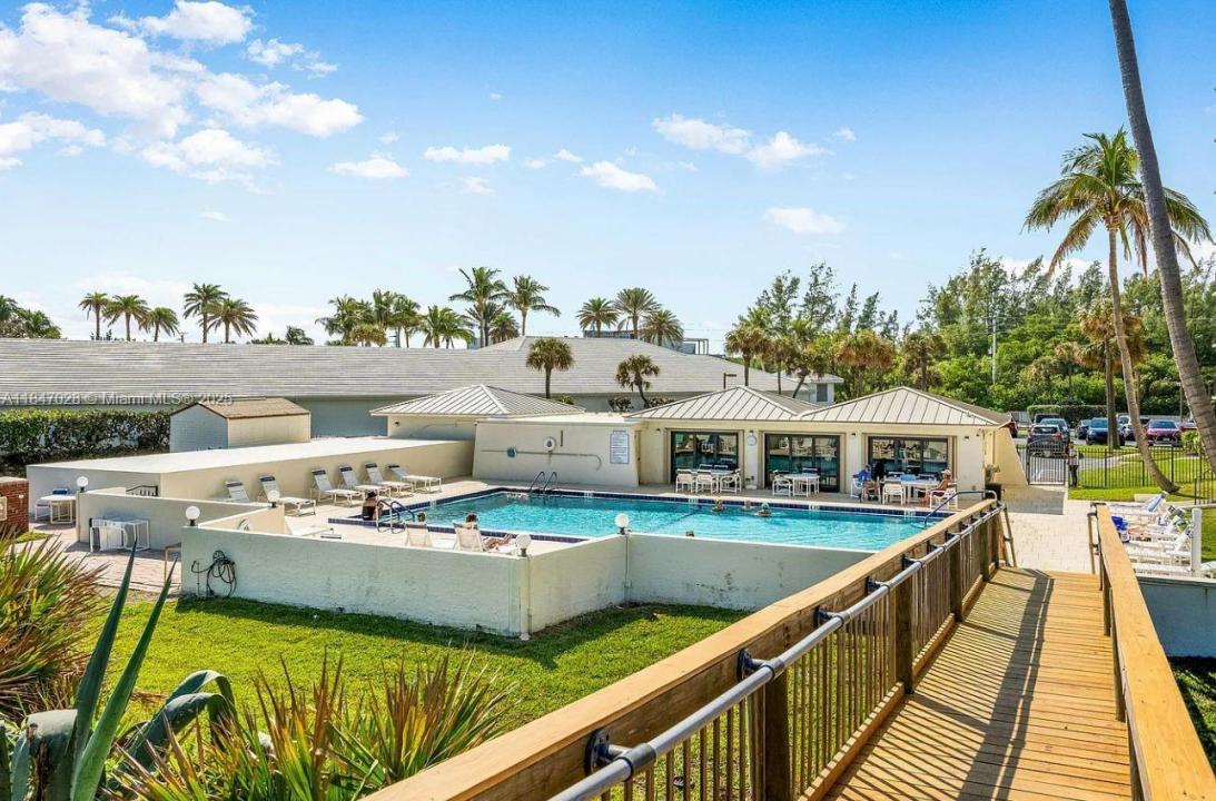 10044 S Ocean Dr 105, Jensen Beach, Florida 34957, Estados Unidos