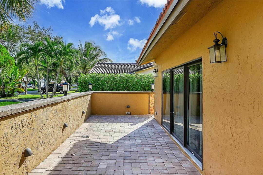 1840 NW 93rd Ter, Coral Springs, Florida 33071