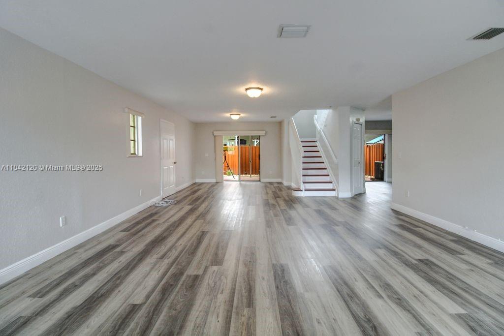 7347 NW 173rd Dr 102, Hialeah, פלורידה 33015, ארצות הברית של אמריקה