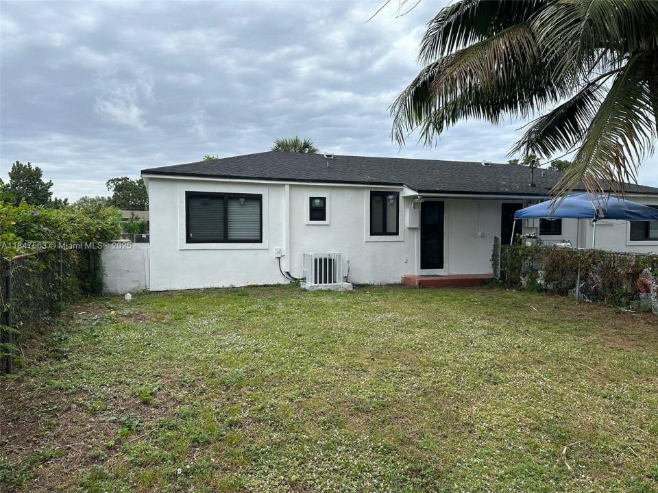1466 NE 135th St 1, North Miami, Florida 33161