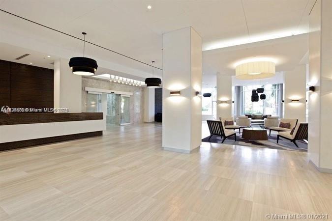 100 Bayview Dr 1405, Sunny Isles Beach, Florida 33160, Stati Uniti
