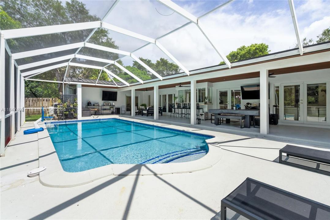 7705 SW 171st Ter, Palmetto Bay, Florida 33157, USA