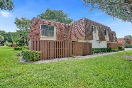 8900 SW 20th Pl A-25, Davie, Florida 33324, USA