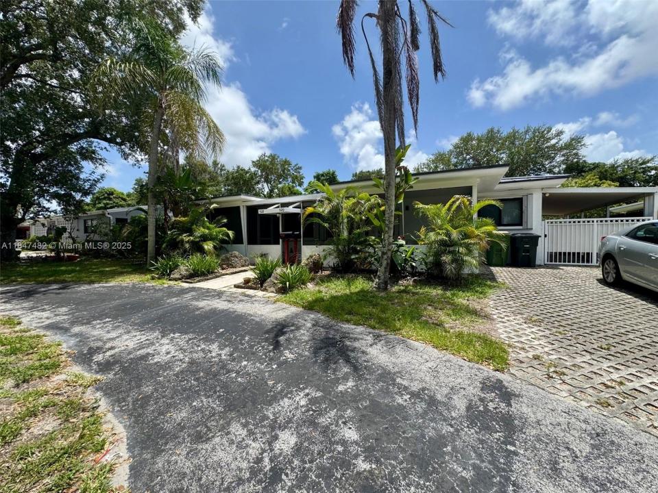 520 NE 137th St, North Miami, Florida 33161