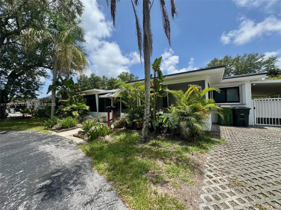 520 NE 137th St, North Miami, Florida 33161