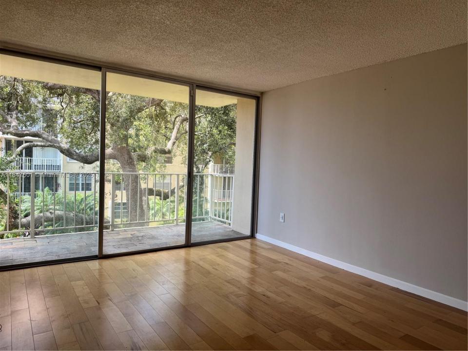 13100 SW 92nd Ave A-306, Miami, Florida 33176, USA