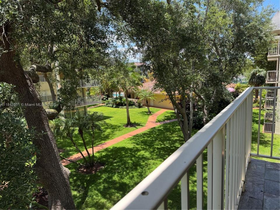 13100 SW 92nd Ave A-306, Miami, Florida 33176, USA