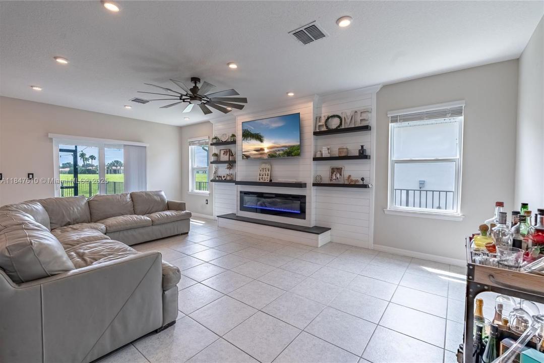 10609 SW Vasari Way, Port St. Lucie, Florida 34987