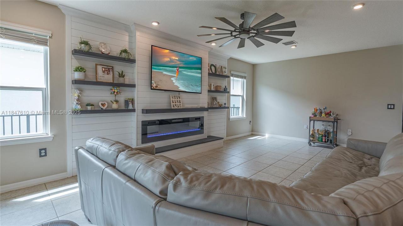 10609 SW Vasari Way, Port St. Lucie, Florida 34987