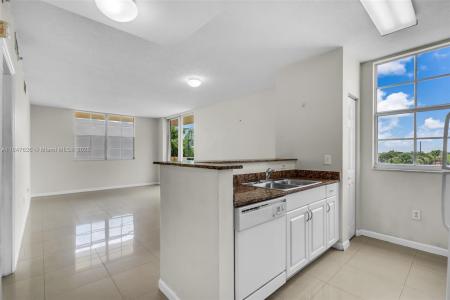215 SW 42nd Ave 402, Miami, Florida 33134, USA