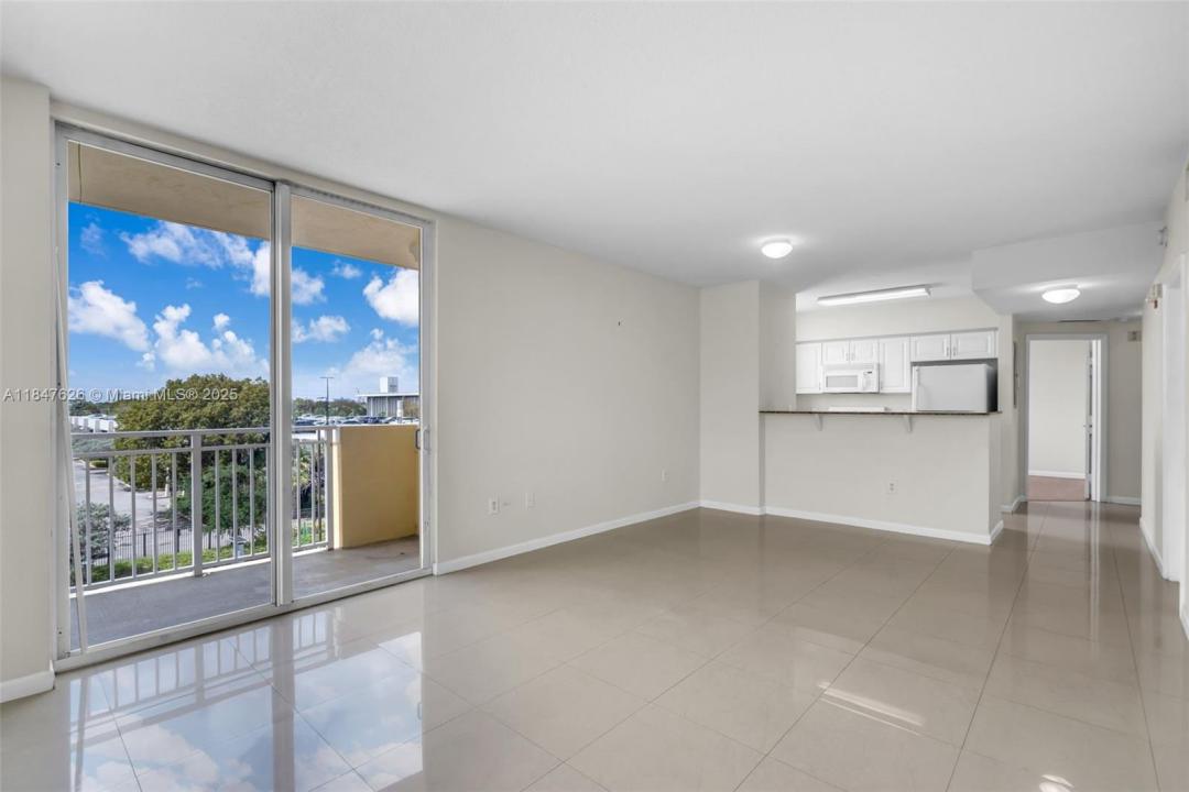 215 SW 42nd Ave 402, Miami, Florida 33134