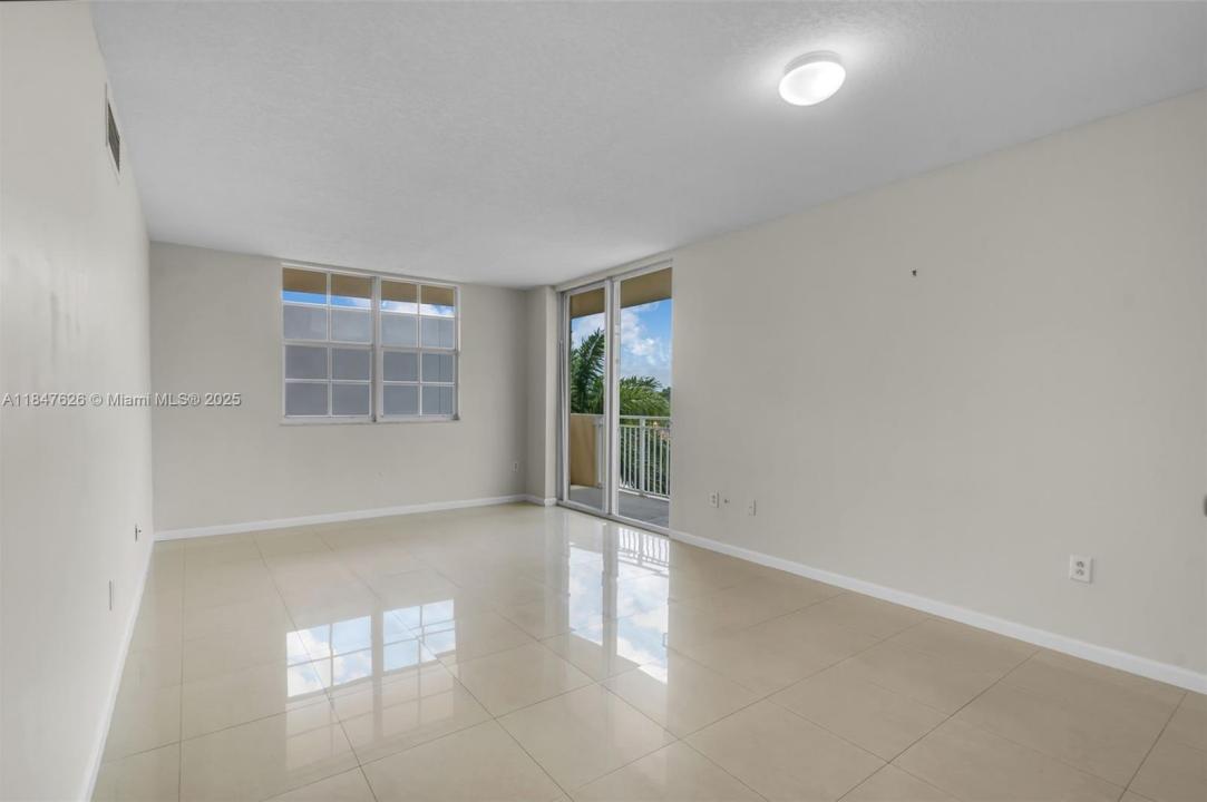 215 SW 42nd Ave 402, Miami, Florida 33134