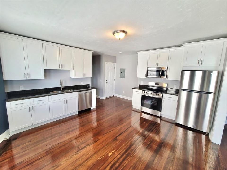 884 Main Street 2R, Pawtucket, Rhode Island 02860, Stati Uniti