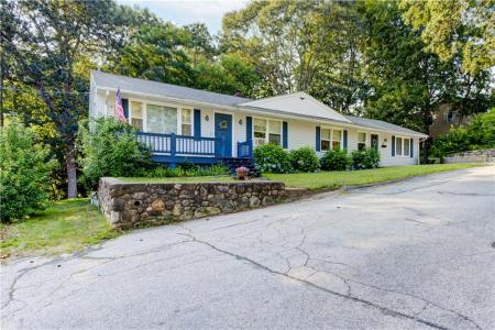11 Golden Boulevard, North Smithfield, RI 02896, USA