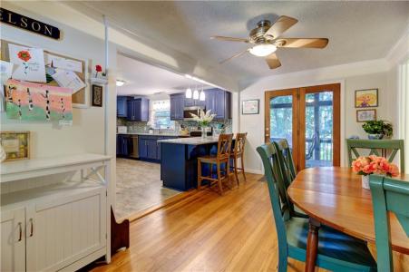 11 Golden Boulevard, North Smithfield, Rhode Island 02896, USA