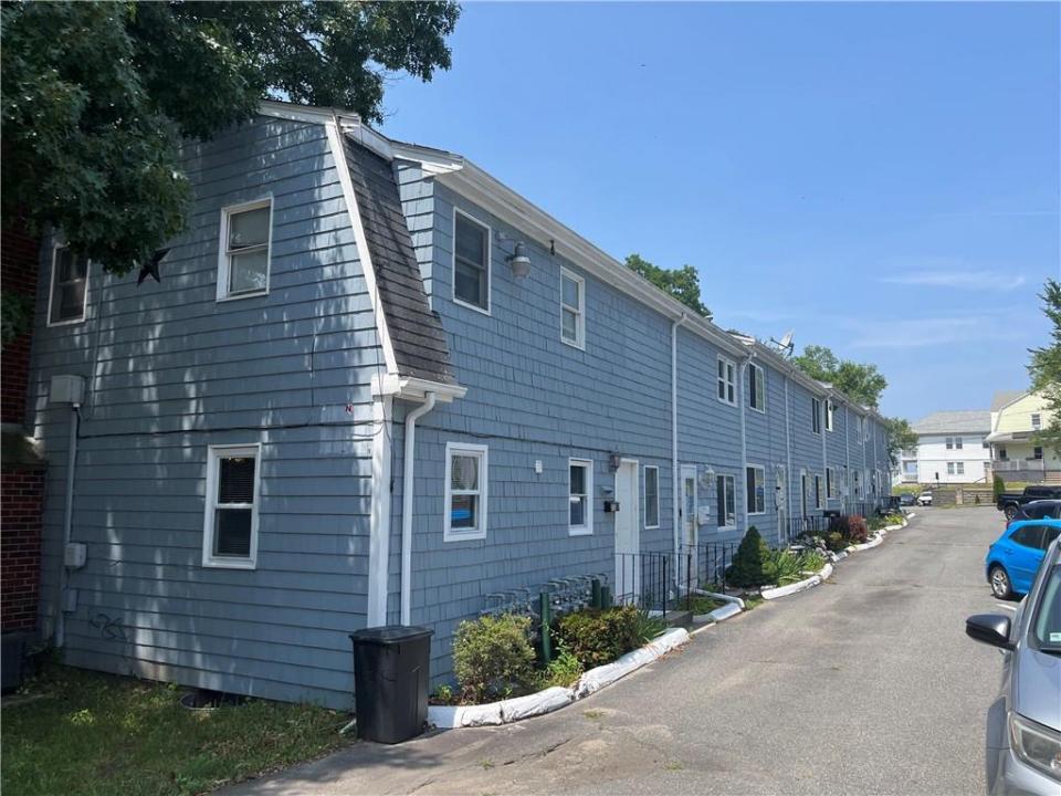 228 School Street 8, Pawtucket, Rhode Island 02860