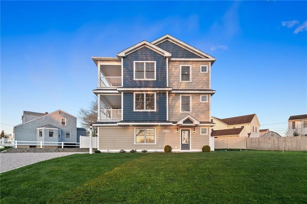 25 Scallop Shell Road, Narragansett, Rhode Island 02882