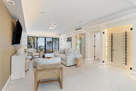 1108 Harrison St, Hollywood, Florida 33019, USA