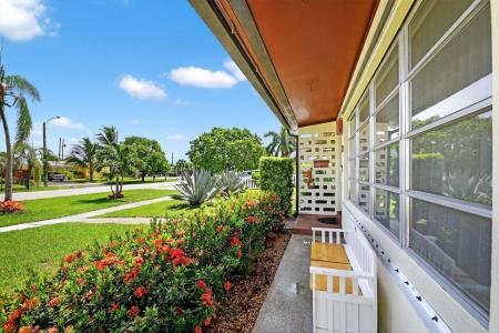 133 Greenbrier Drive, Palm Springs, Floryda 33461, USA