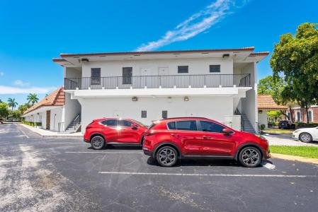 201 N University Dr 17A, Plantation, Florida 33324
