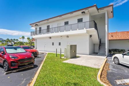 201 N University Dr 17A, Plantation, Florida 33324