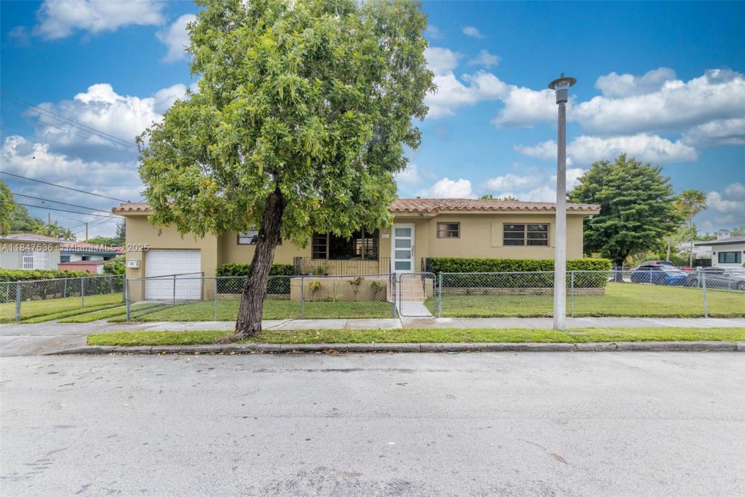 1621 SW 23rd Ave, Miami, Florida 33145, Amerika Birleşik Devletleri