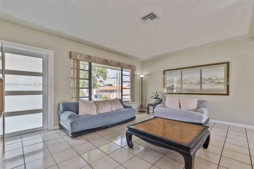 1621 SW 23rd Ave, Miami, Florida 33145, Amerika Birleşik Devletleri