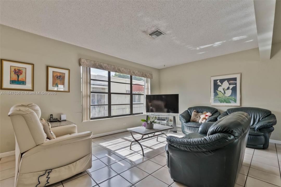 1621 SW 23rd Ave, Miami, Florida 33145, Amerika Birleşik Devletleri