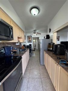 71 NW 76th St 5, Miami, Florida 33150, USA