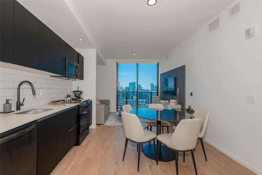 398 NE 5th St 4417, Miami, Florida 33132, Stati Uniti