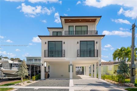 27 Ocean Dr, Key Largo, Florida 33037, USA