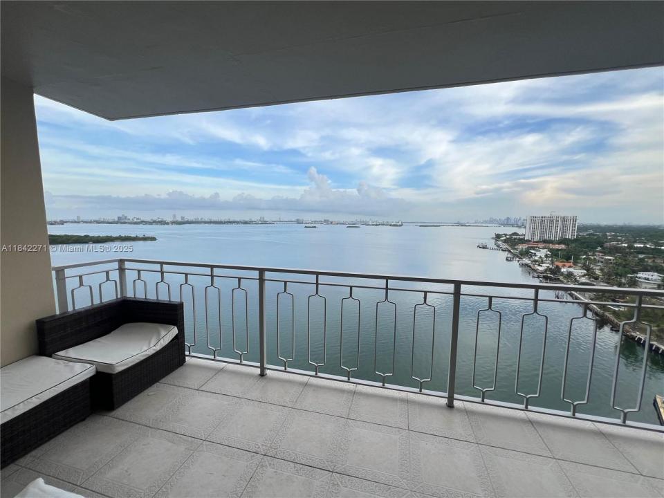 11111 Biscayne Blvd 20E, Miami, Florida 33181, Stati Uniti