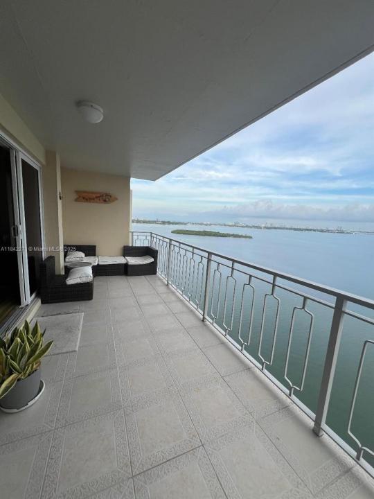11111 Biscayne Blvd 20E, Miami, Florida 33181, Stati Uniti