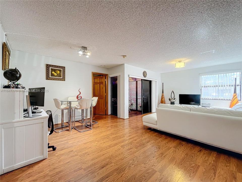 11533 NW 10th St 11533, Pembroke Pines, Florida 33026, USA