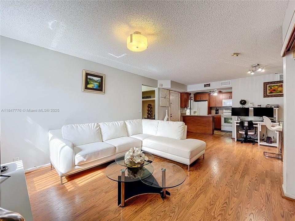 11533 NW 10th St 11533, Pembroke Pines, Florida 33026, USA