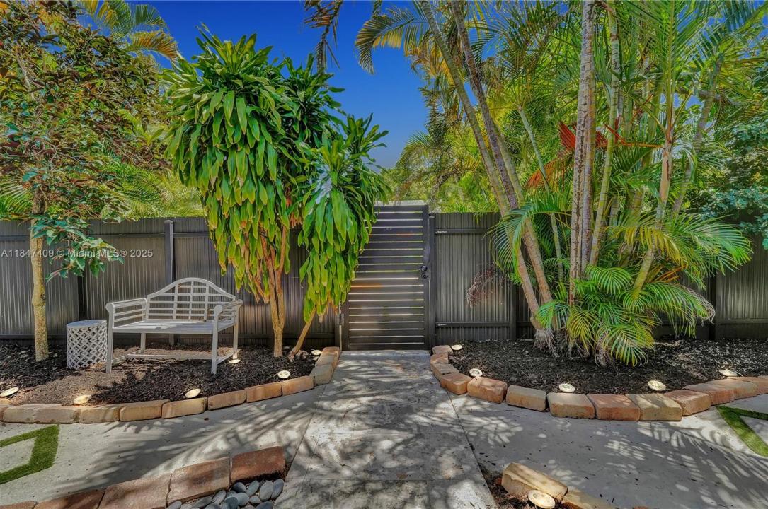 1401 NE 5th Ter, Fort Lauderdale, Florida 33304, USA