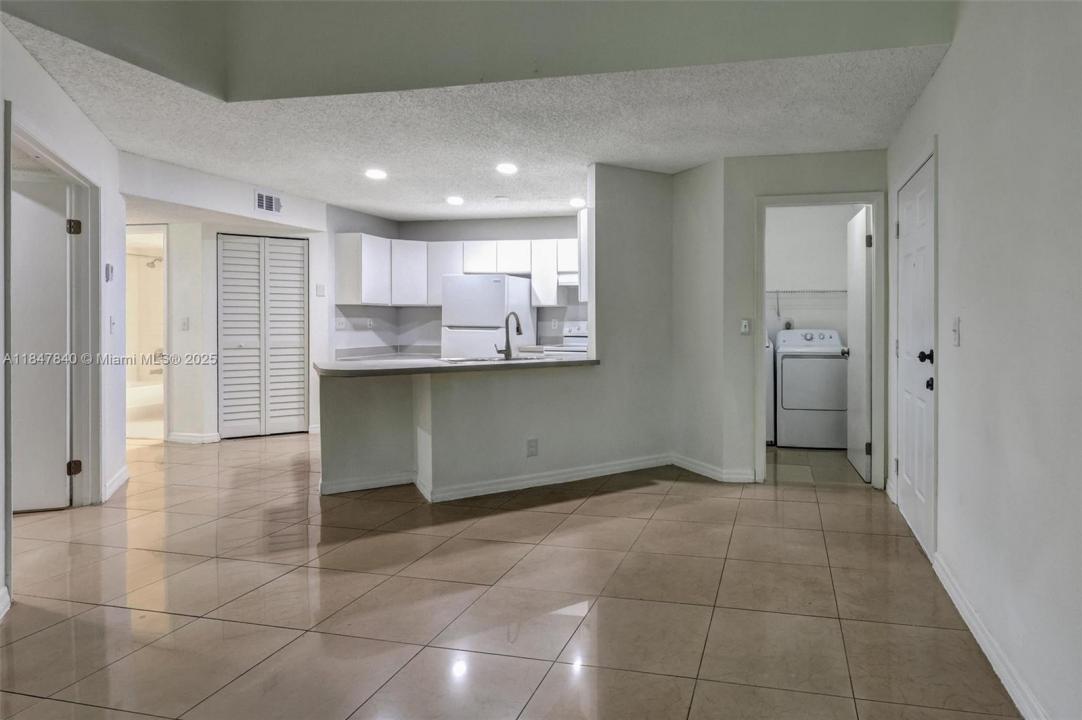 3995 W Mcnab Rd B301, Pompano Beach, Florida 33069