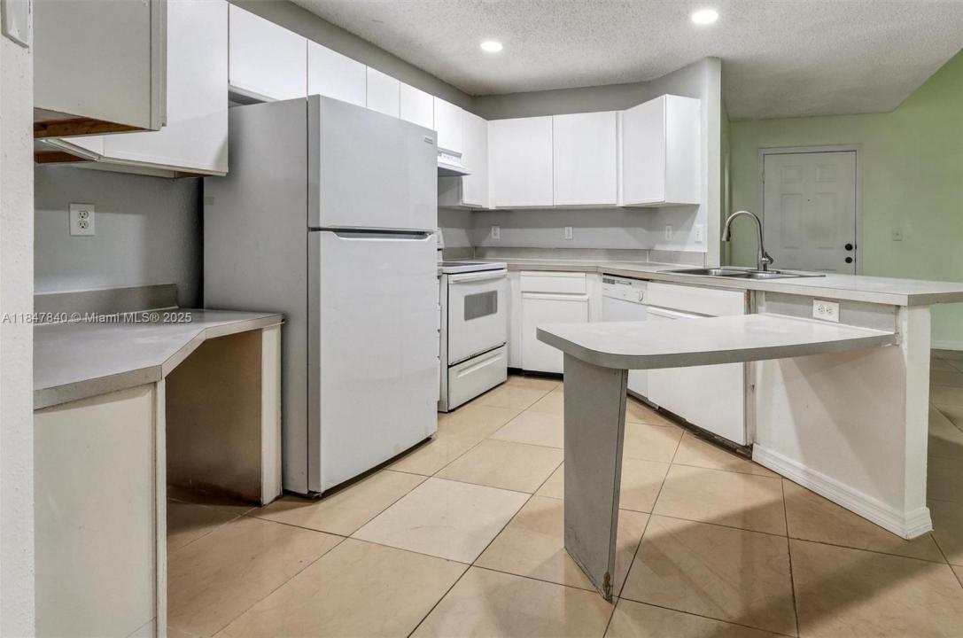 3995 W Mcnab Rd B301, Pompano Beach, Florida 33069