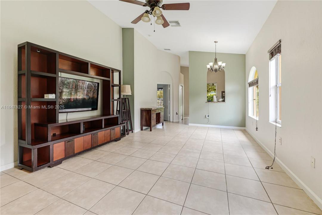 3910 NE 10th Dr, Homestead, Floride 33033, États-Unis