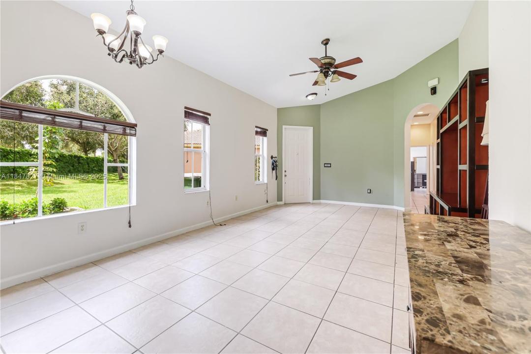3910 NE 10th Dr, Homestead, Floride 33033, États-Unis